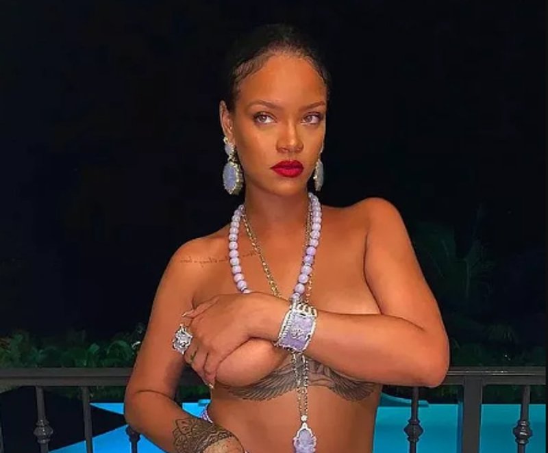 Певица рианна, Рианна снялась без одежды, Rihanna hot