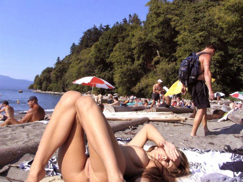 Нудисты на море, На море голышом, Нудизм