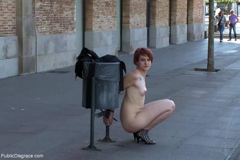 На улице секс, Public disgrace, Бдсм