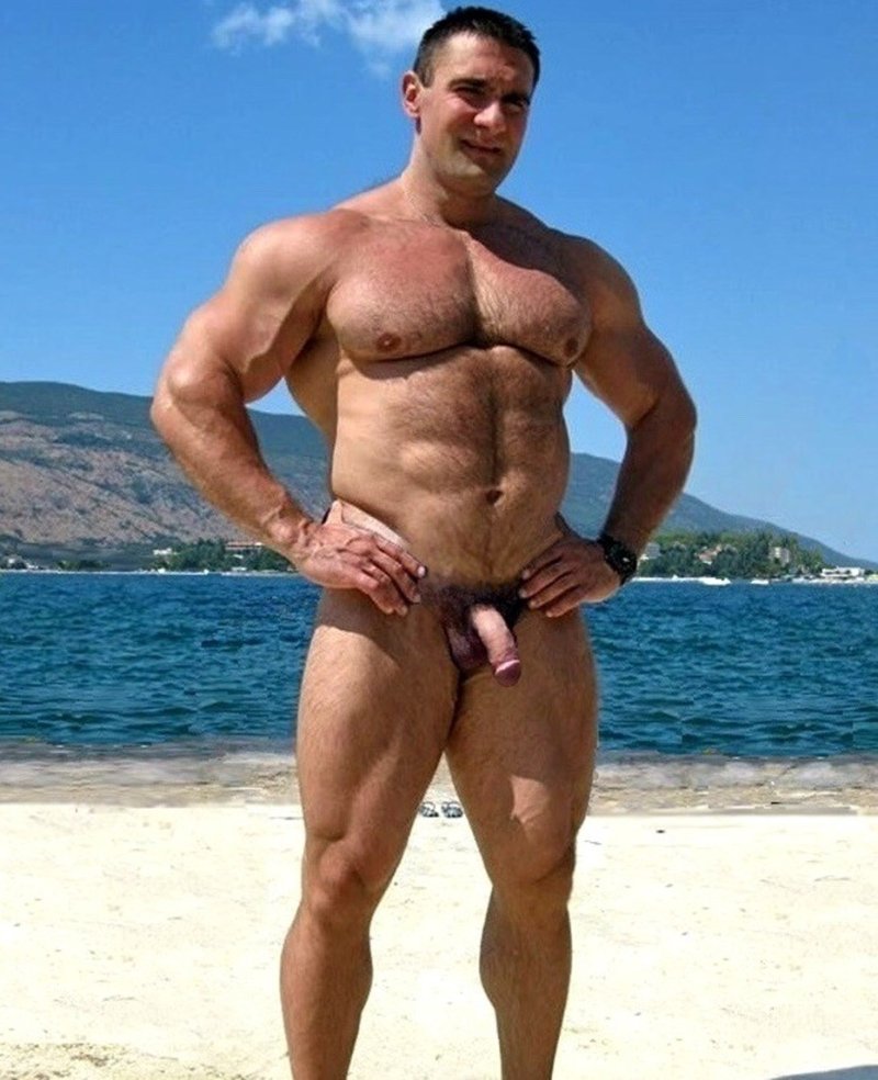 Бодибилдер zeb atlas голый