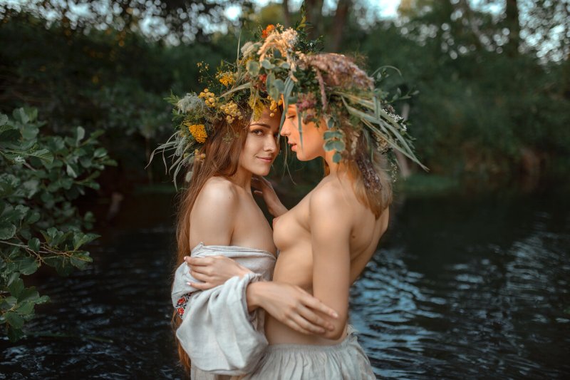 Иван купала (купальская ночь), Лесная фотосессия двух девушек ню, На ивана купала