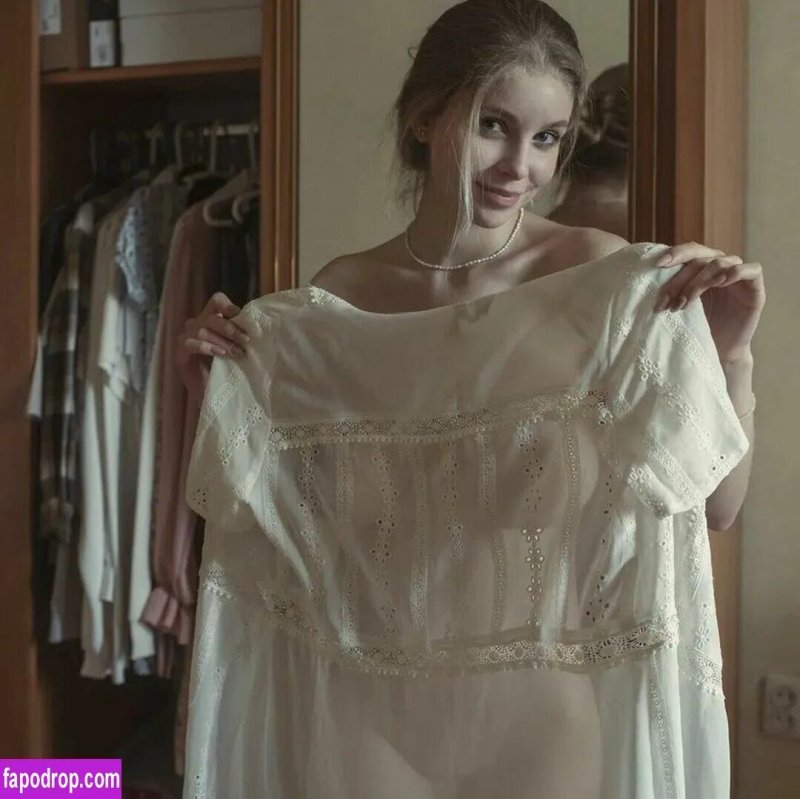 Milena lybovvomne, Эротика, Юная ню