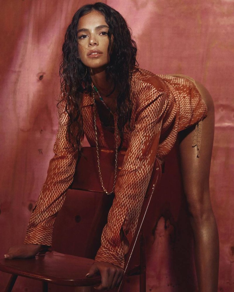 Bruna marquezine, Бруна маркезини, Девушка