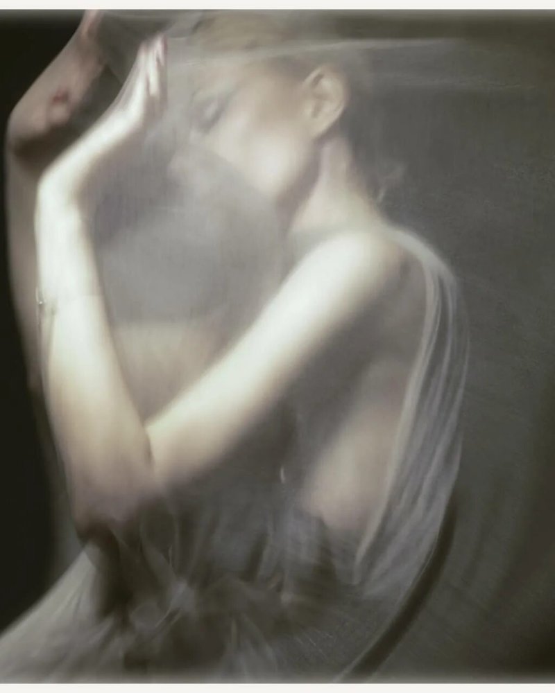 Фотосессия портрет, Земфира и рената, Фотосессия с тканью