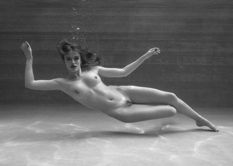 Девушка под водой, Фотосессия под водой, Девушка плывет под водой