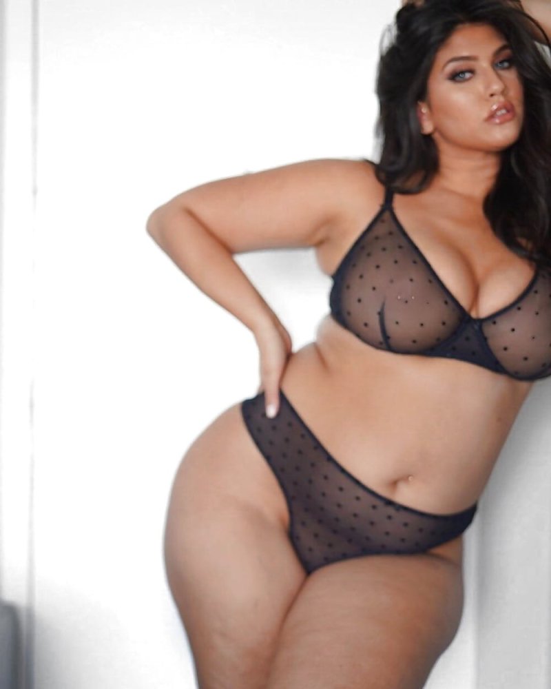 Латисия томас, Модель латисия томас в нижнем белье, Латисия томас модель plus size