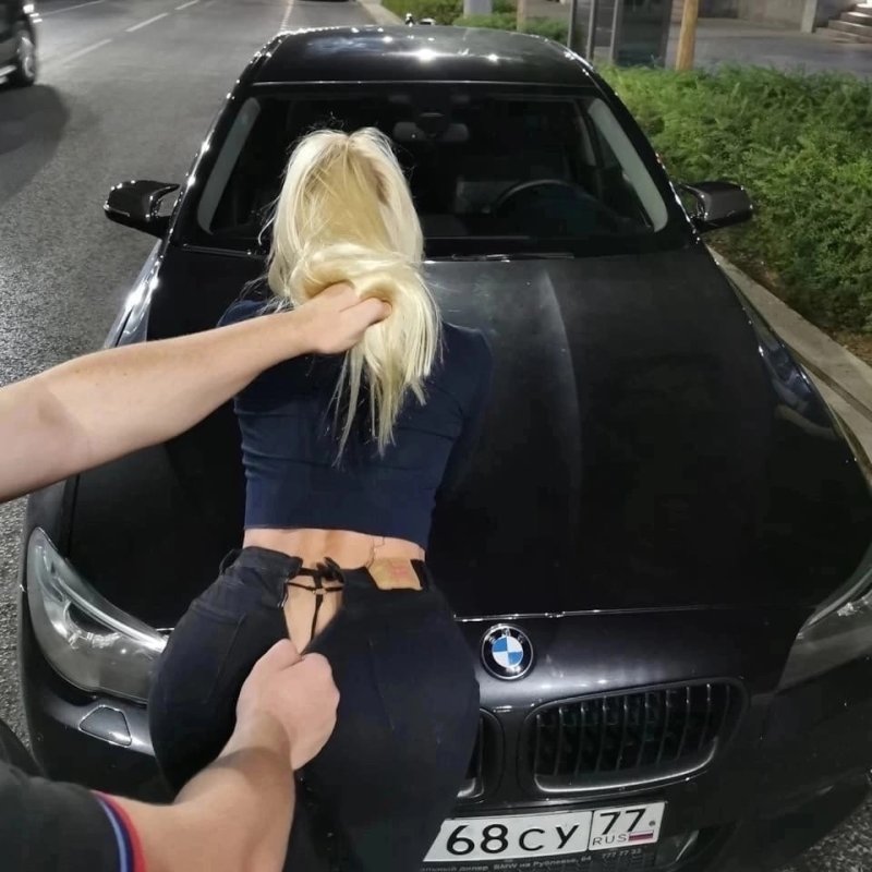 Девушка с бмв