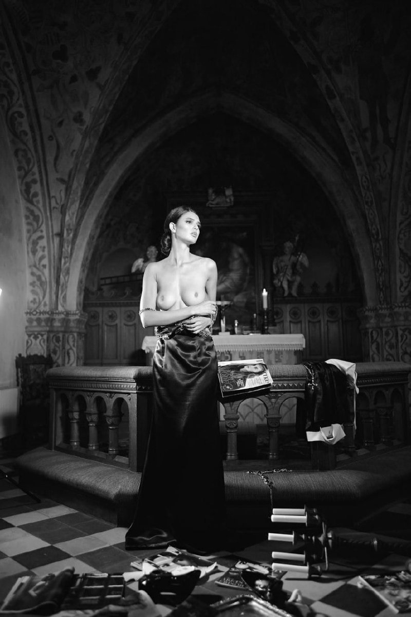 Zoi gorman монашка, Голые монашки, Готическая фотосессия