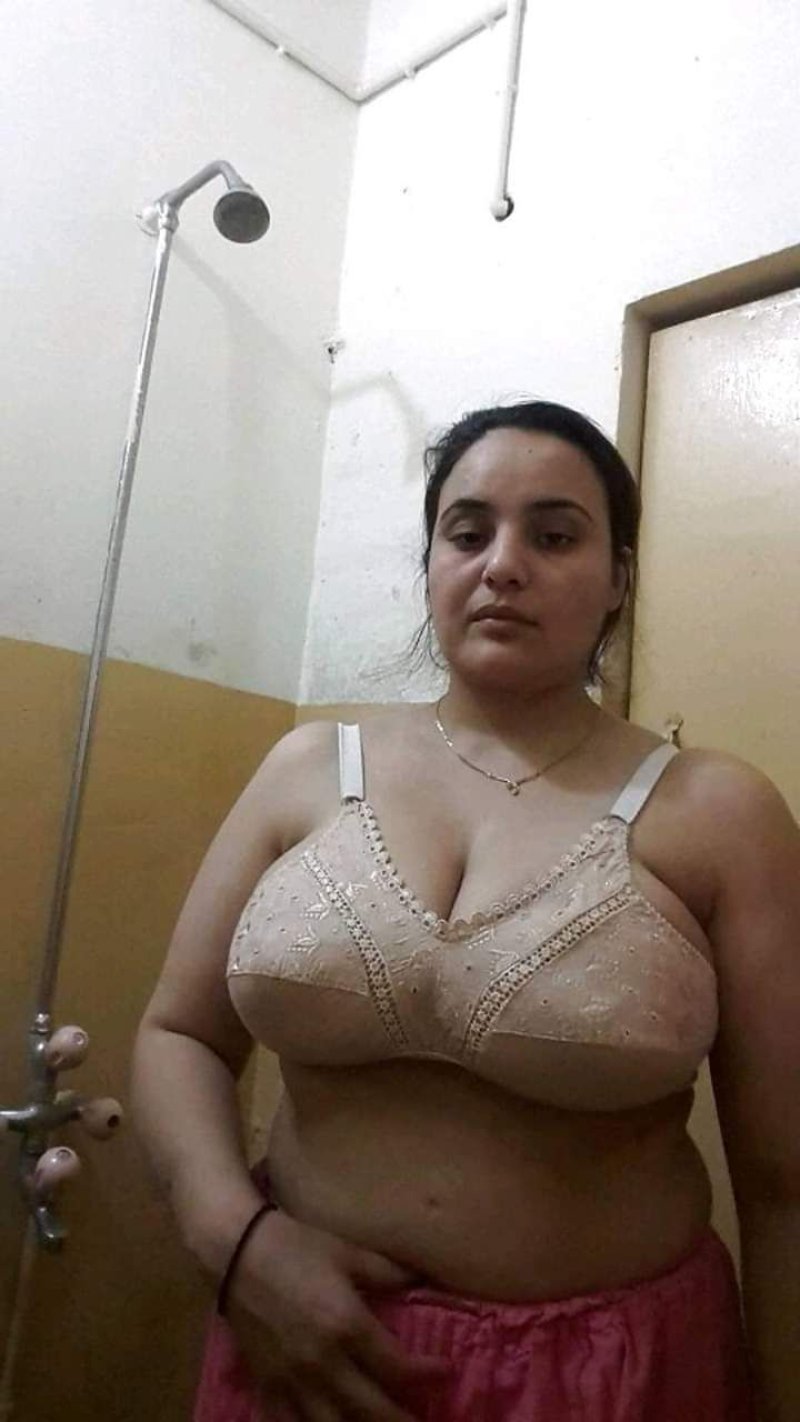 Indian aunty big boobs
