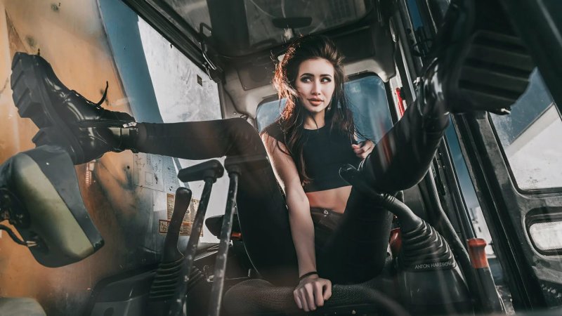 Anton harisov трактор, Anton harisov фотограф, Девушка на тракторе