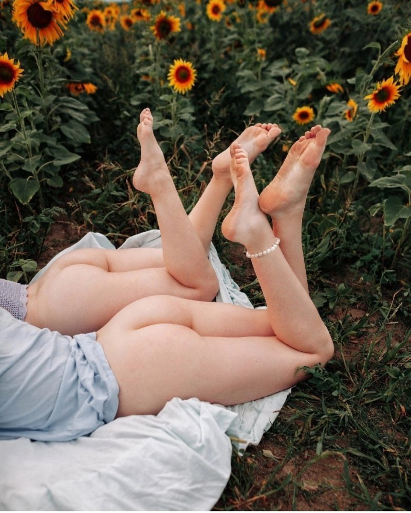 Эротика, Фотосессия с подсолнухами, Эротика ню