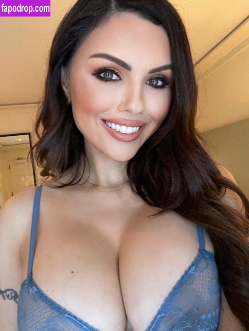 Krystle lina, Krystle lina грудь, Девушка