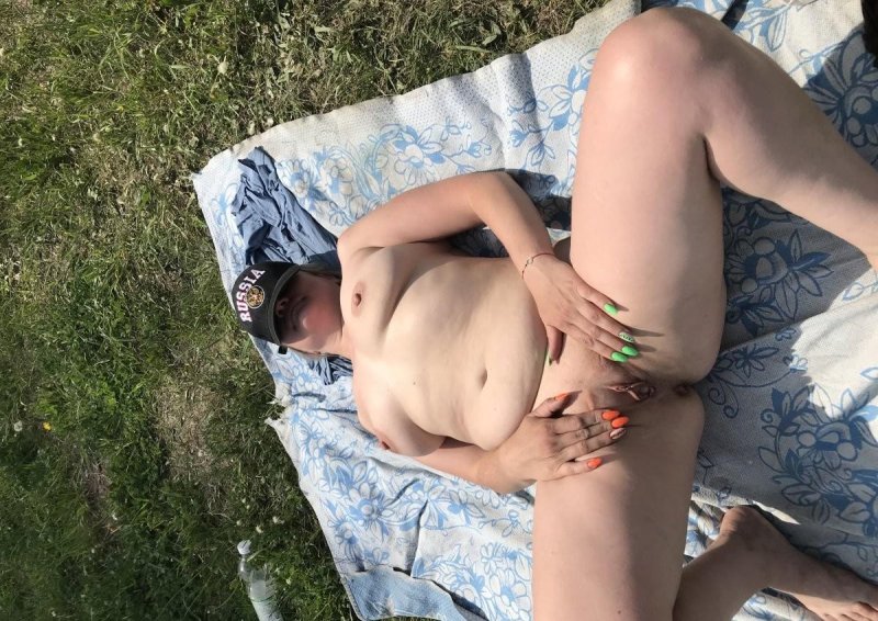 Мастурбация на природе частное