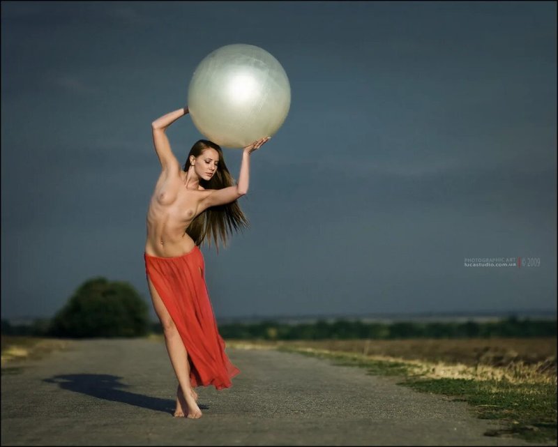 Эротика ню, Фотограф ню, Девушка с шарами