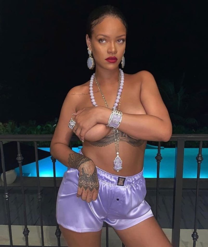 Rihanna грудь, Голая рианна, Fenty fantasia