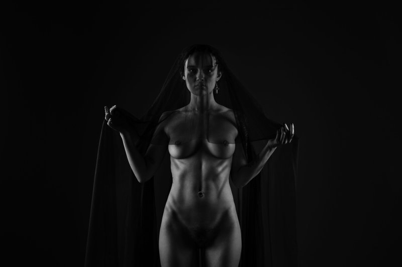 Ню девушек, Готическая фотосессия, Эротика черно белая
