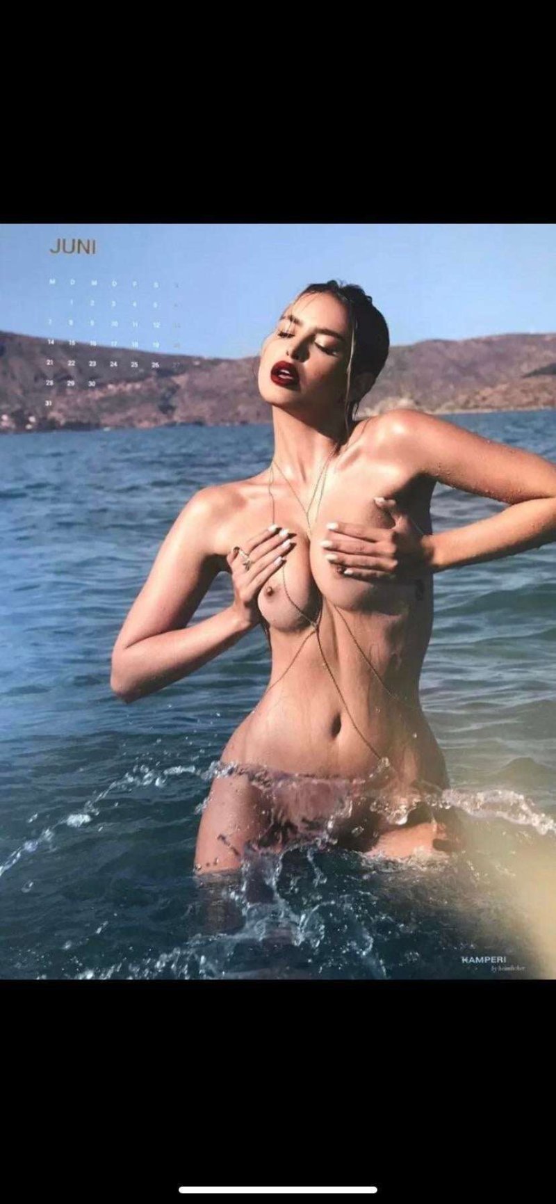 Elena kamperi nude, Модель голая, Голая на море