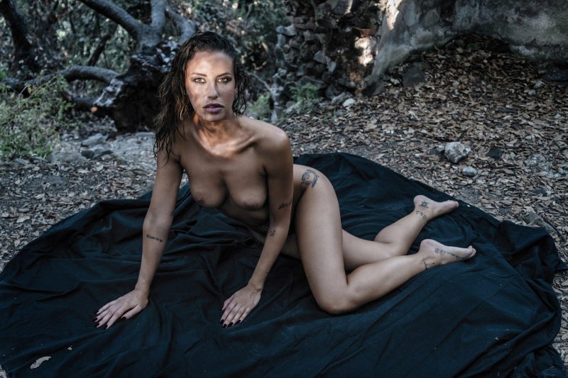 Carlotta adacher, Эротика девушек, Эро фото