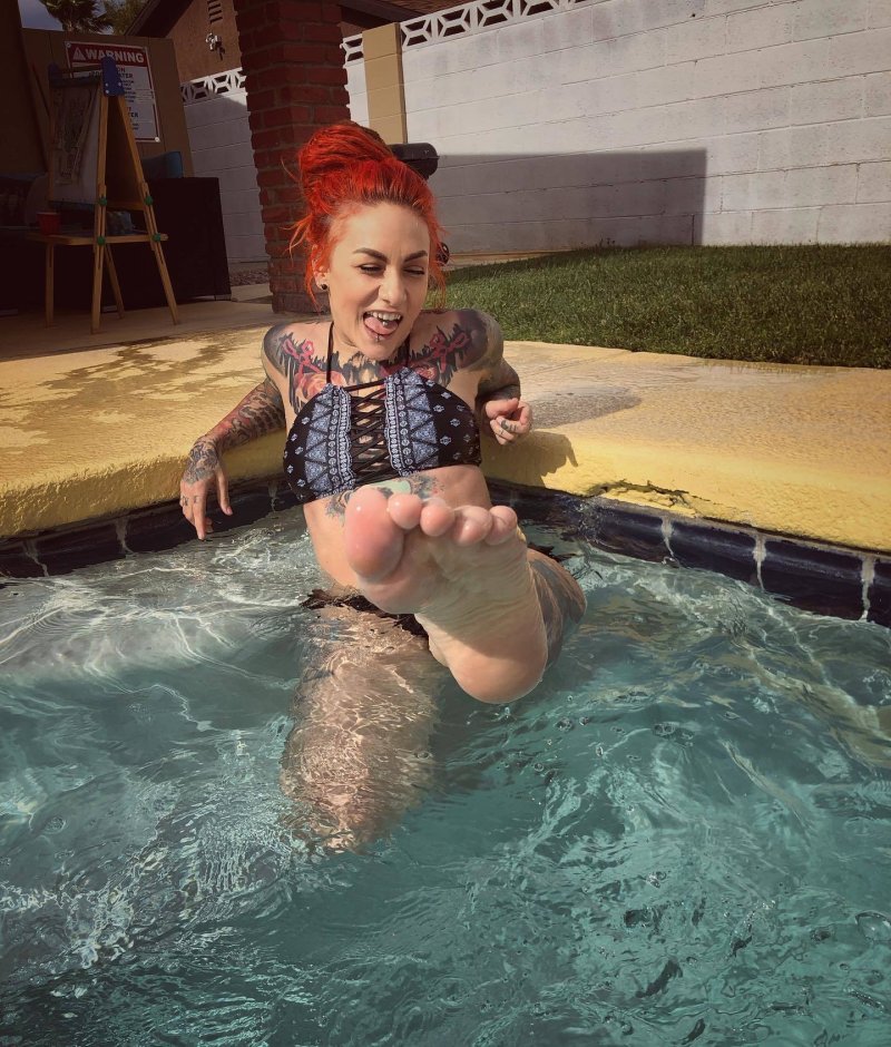 Lena scissorhands, Тейлор рейн feet, Девушка