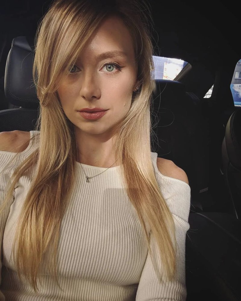 Debczynska каролина, Каролина дебчинская, Девушка