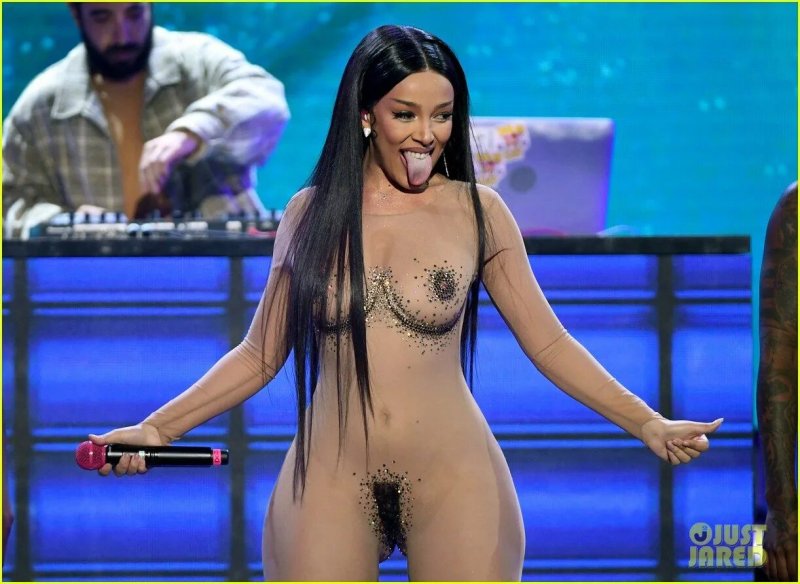 Megan thee stallion ники минаж, Минаж, Cardi b megan thee stallion