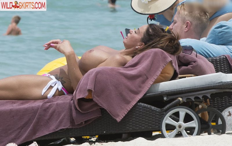 Топлес на пляже, Katie price, Нудизм